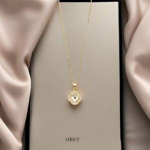White Charming Pendant Necklace